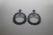 Load image into Gallery viewer, Oxidized silver earring