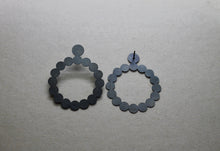 Load image into Gallery viewer, Oxidized silver earring