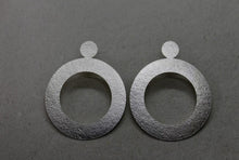 Load image into Gallery viewer, Silver earring