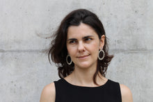 Load image into Gallery viewer, Pendiente de plata - Joyería contemporánea hecha a mano en Barcelona